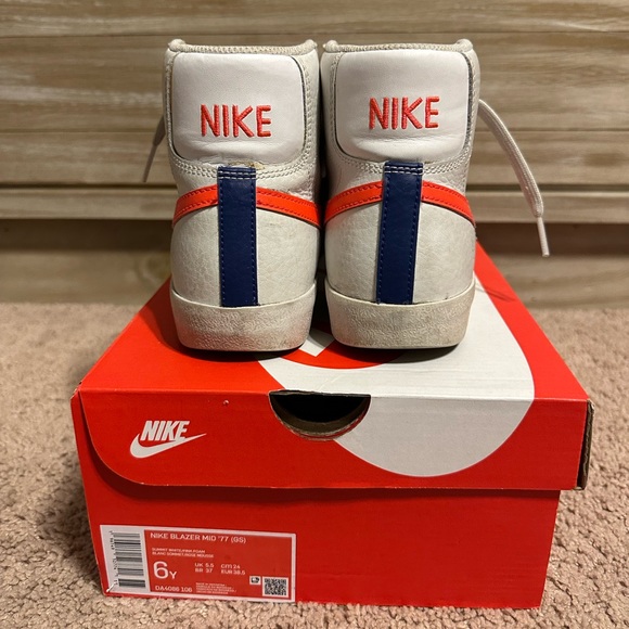 Nike Blazers Mid ‘77 - Picture 3 of 3